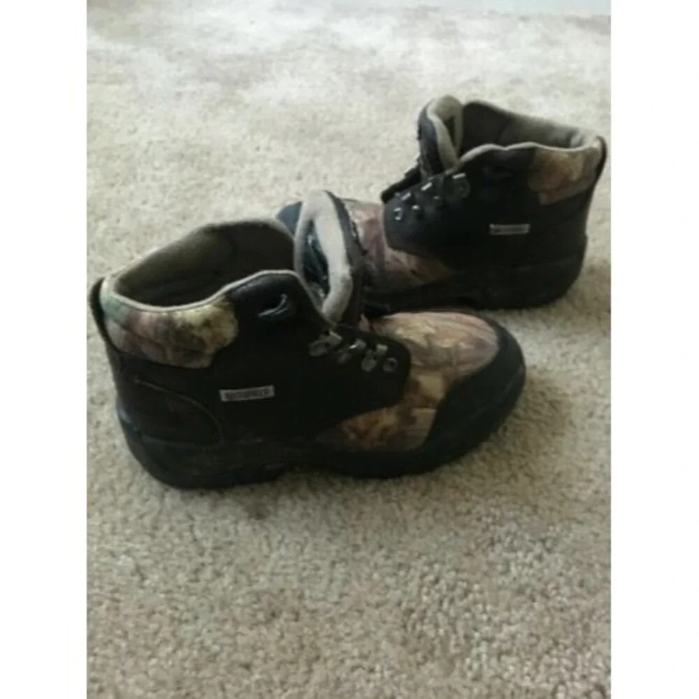 Boone & Crockett Boys Hiking Boots. Thermolite Weatherproof Size 1M Multicolor